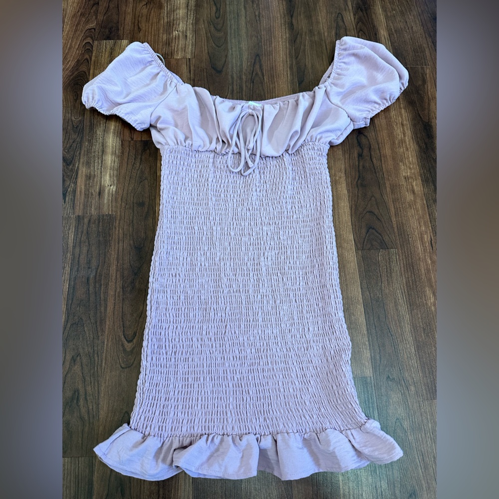 ❤️‍🔥2/$20❤️‍🔥Lavender Dress- Love Tree Size Small- Ruffle Sleeves and Bottom